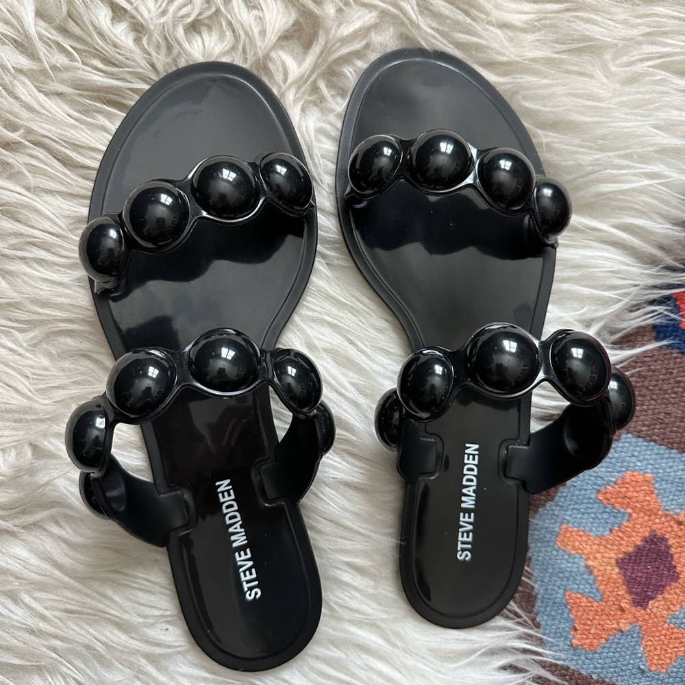 NWOT Steve Madden Zaza Bubble Strap Sandal in Black